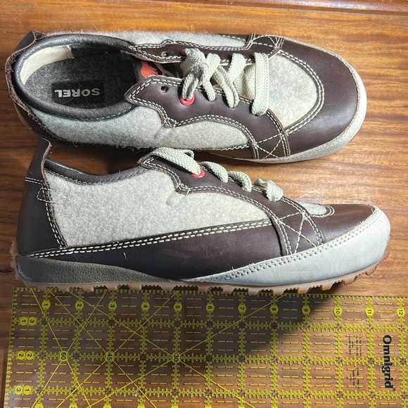 SOREL Mackenzie Brown Tan Wool Leather Outdoor Hiking Shoes Women’s size 8 - Picture 2 of 4